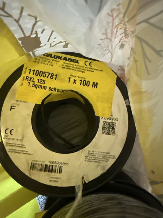 Zestaw kabli Helukabel/Huber+Suhner RXL 125 ( 4 szpule, łącznie 700 m)