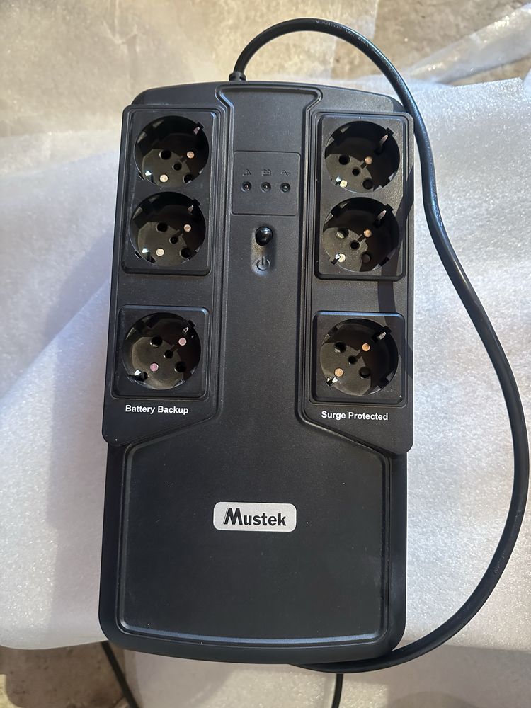 Продам УПС Mustek PM 600