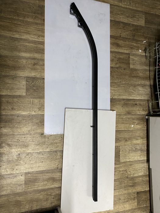 Prowadnica drzwi przesuwnych, szyna dolna Renault Master III lift