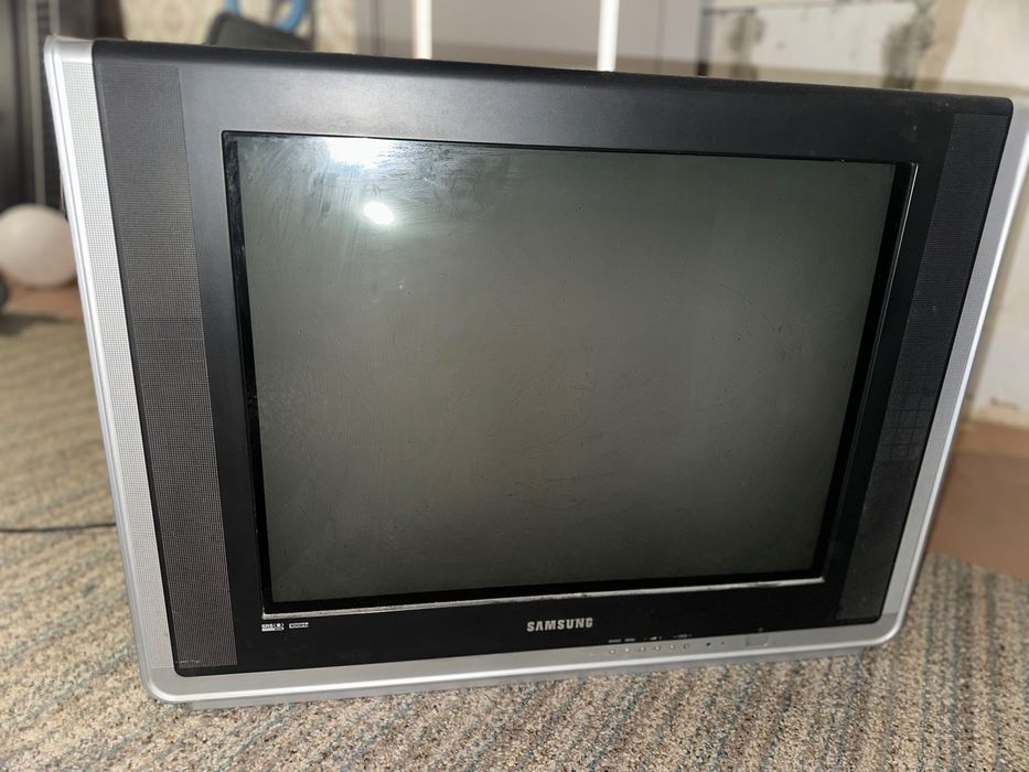 Отдам старый телевизор