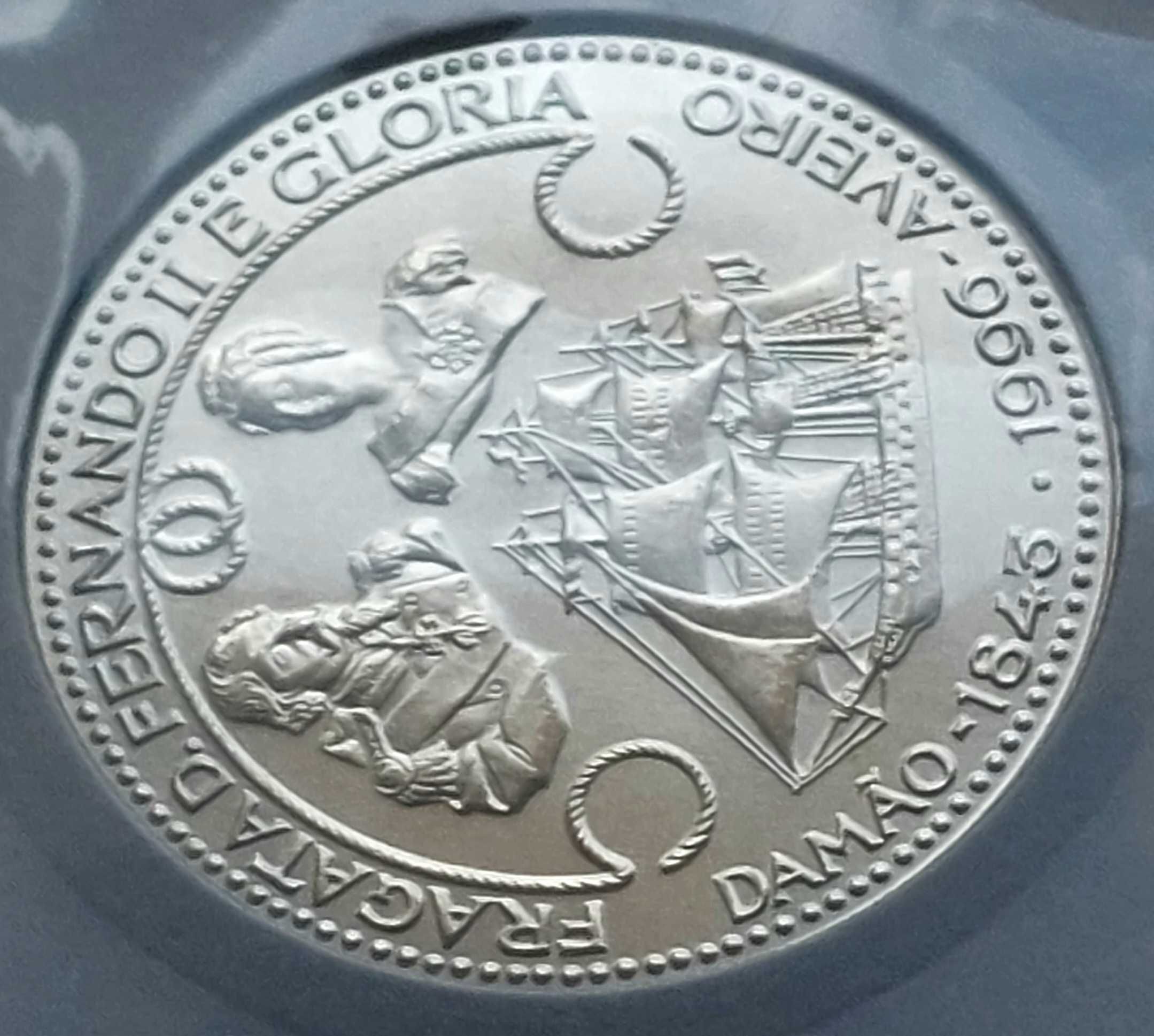 Moedas de 1000 escudos, 500, 250, 100 e 50 escudos em estado FDC