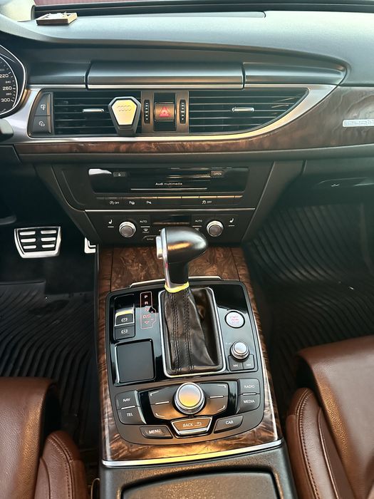 Продам Audi A6 c7 2011г.