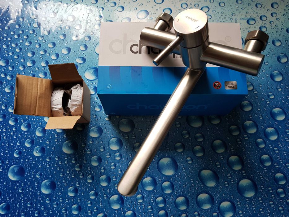 Смеситель змiшувач настенный для кухни,умывальника Champion SUS 005