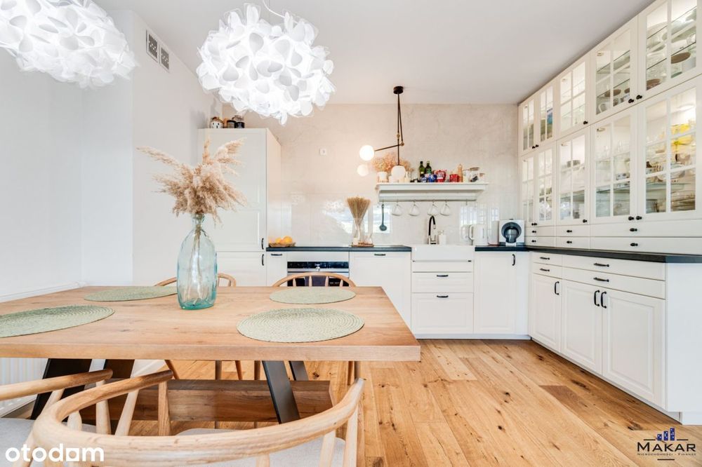 Nietuzinkowy apartament z prywatnym tarasem na dachu!