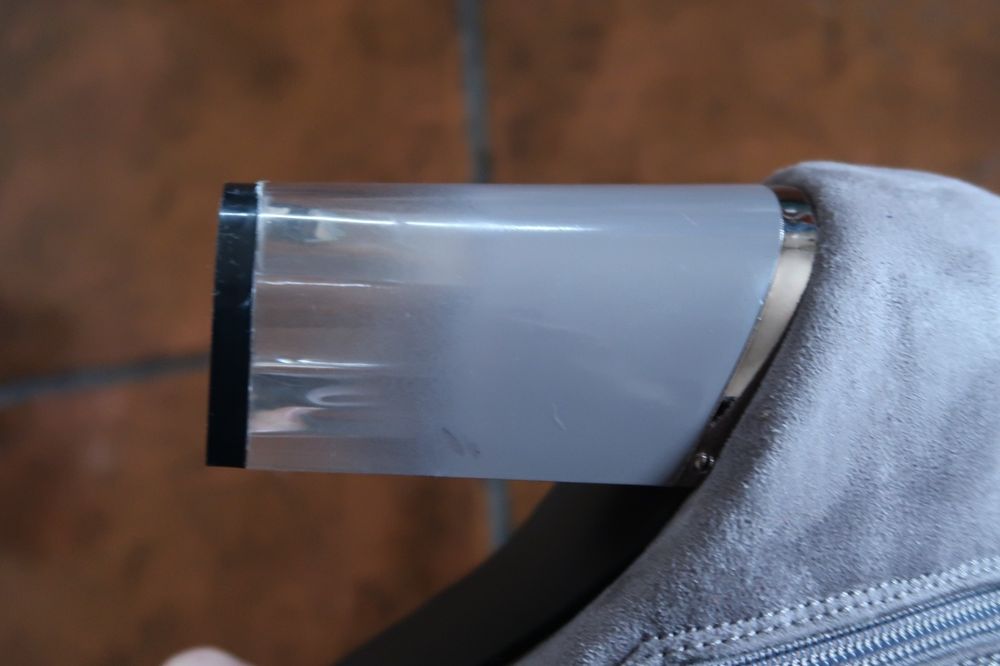 Botas cinzentas novas