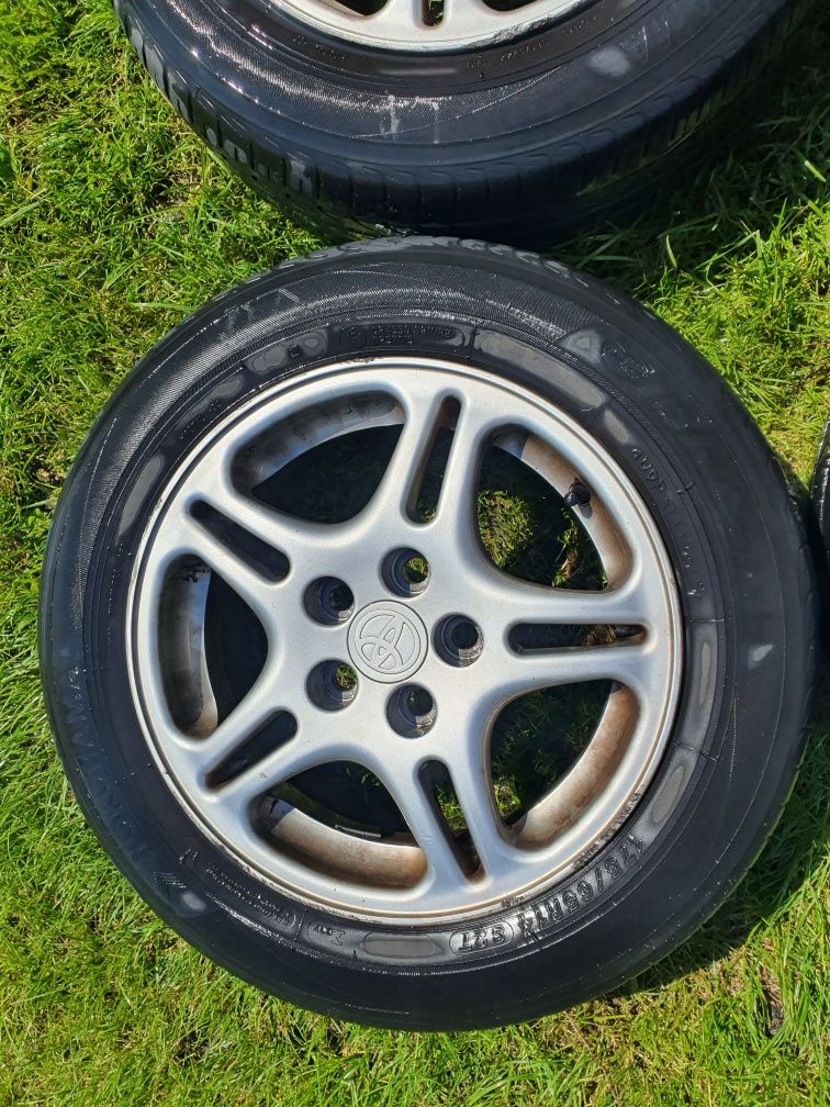 Toyota YOKOHAMA 175/65 R14 et45 5x100 letnie alufelgi oryginał proste