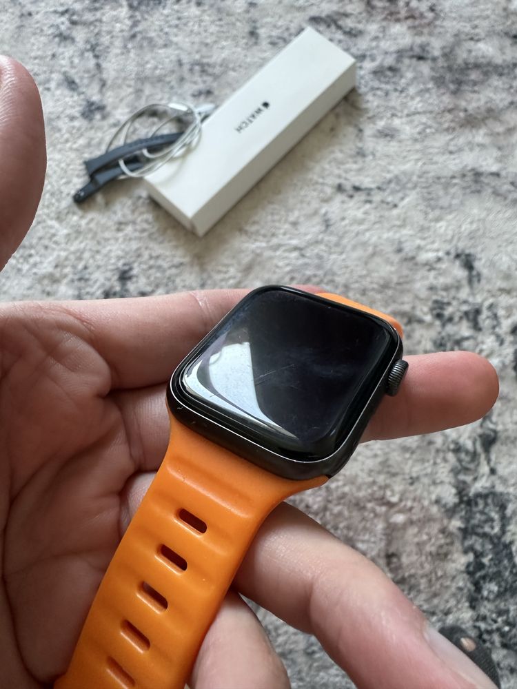 Продам apple watch se б/у