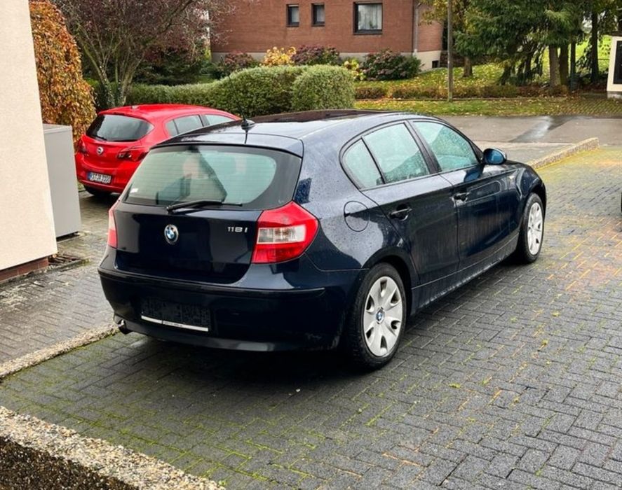 Bmw 118i bogate wyposażenie klima szyberdach ksenony Navi 2006 rok