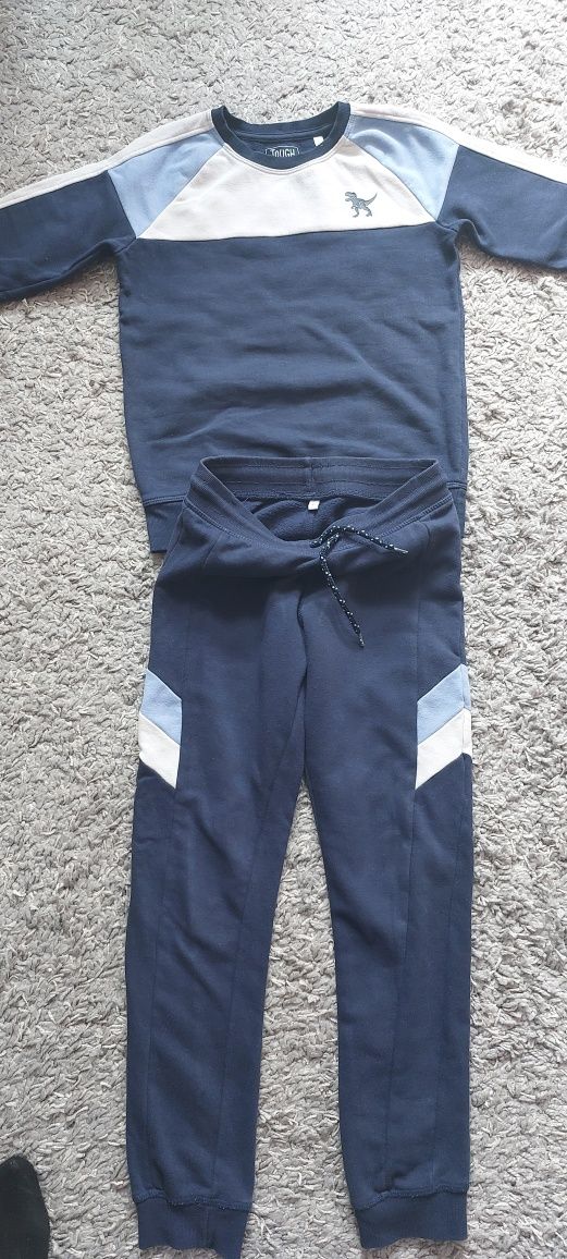 Dres Slim r.134/140 C&A komplet bluza i spodnie