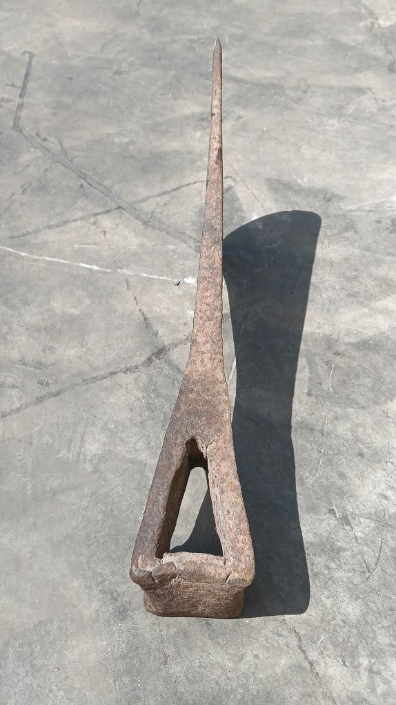 Cabeça de machado antigo