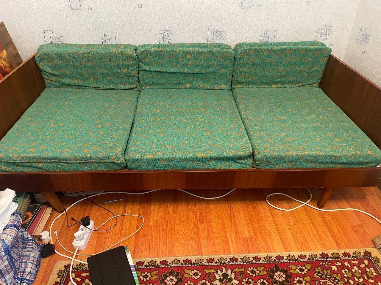 Ретро диван кровать
