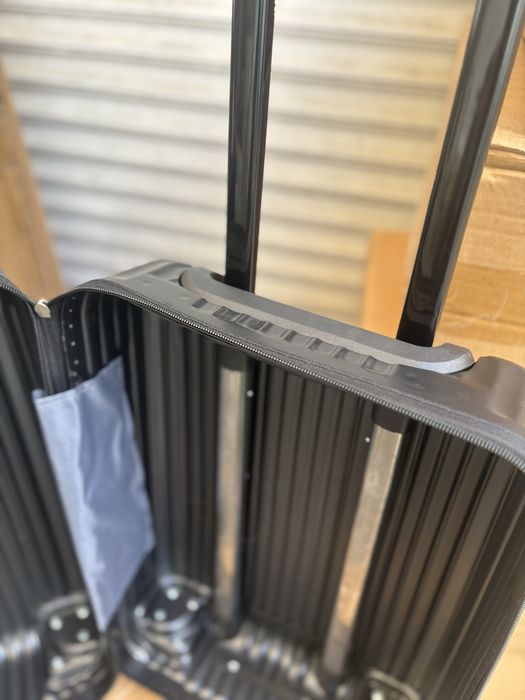 Чемодан 30 л , валіза чорна поліпропілен, чемодан, 60 см