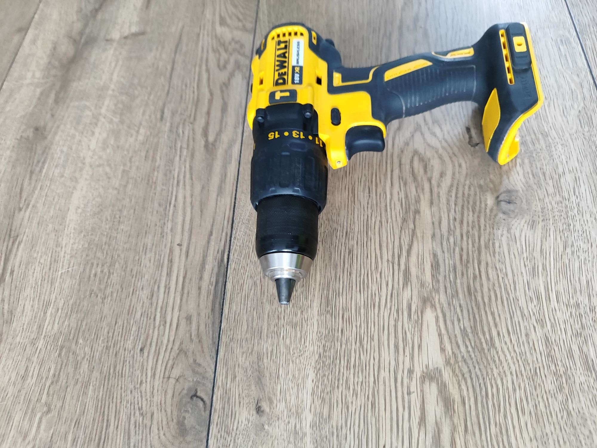 Bezszczotkowa wkrętarka udarowa DeWalt 18v, rok produkcji 2024