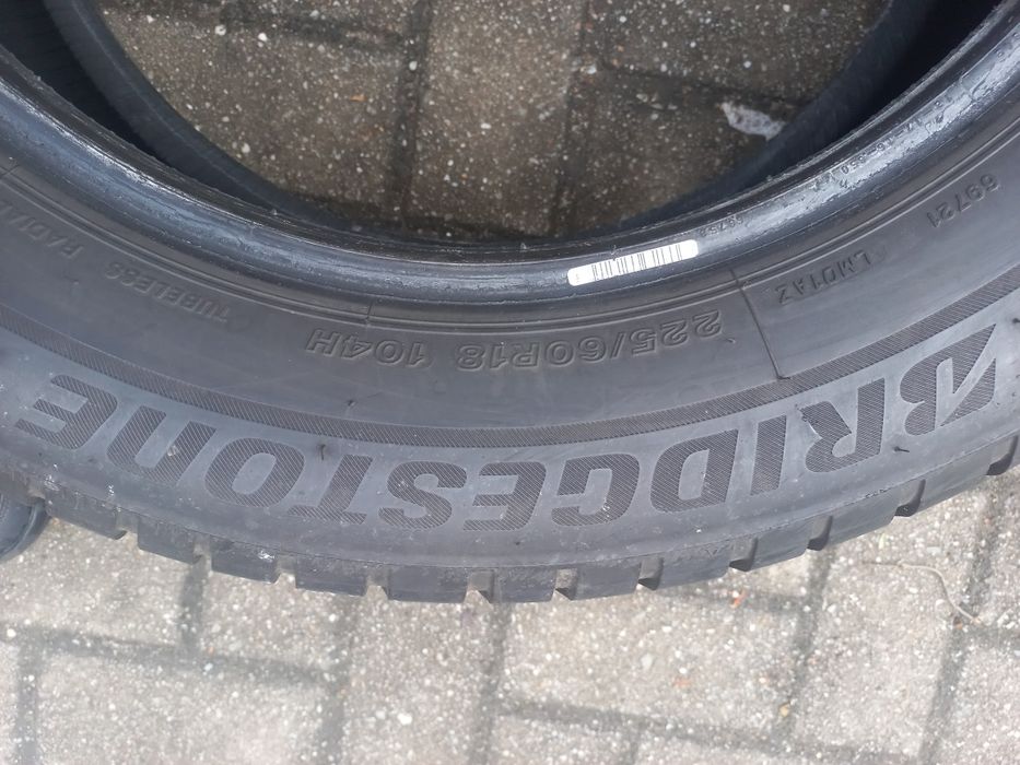 2 opony zima 225/60R18 Bridgestone 2023 rok