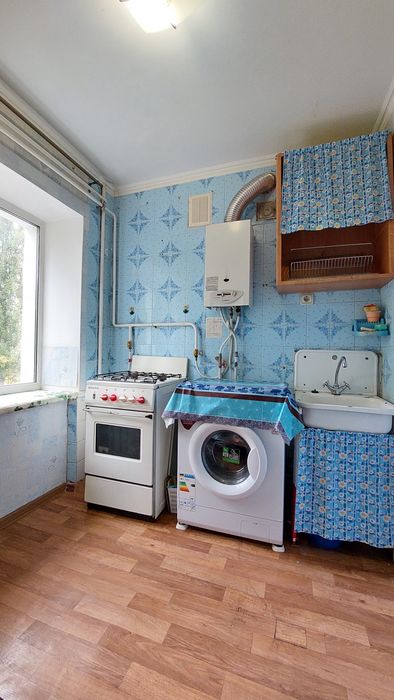 Продам 3-х кімнатну квартиру район ринок Нива