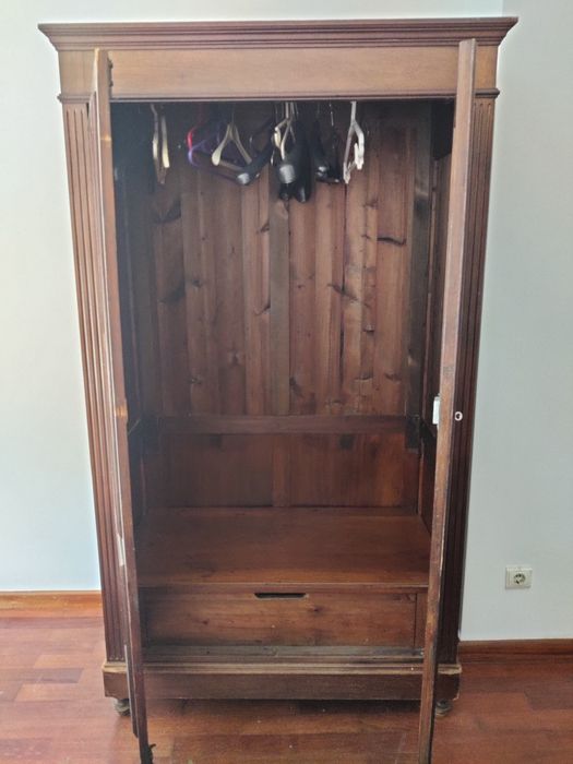 Roupeiro de duas Portas