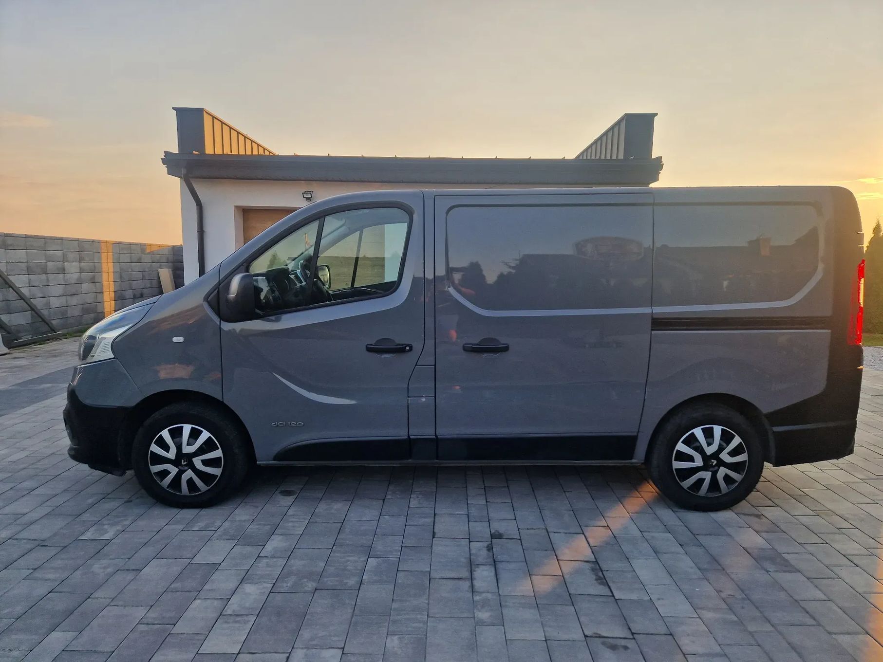 Renault Trafic  Sprzedam Renault Trafic