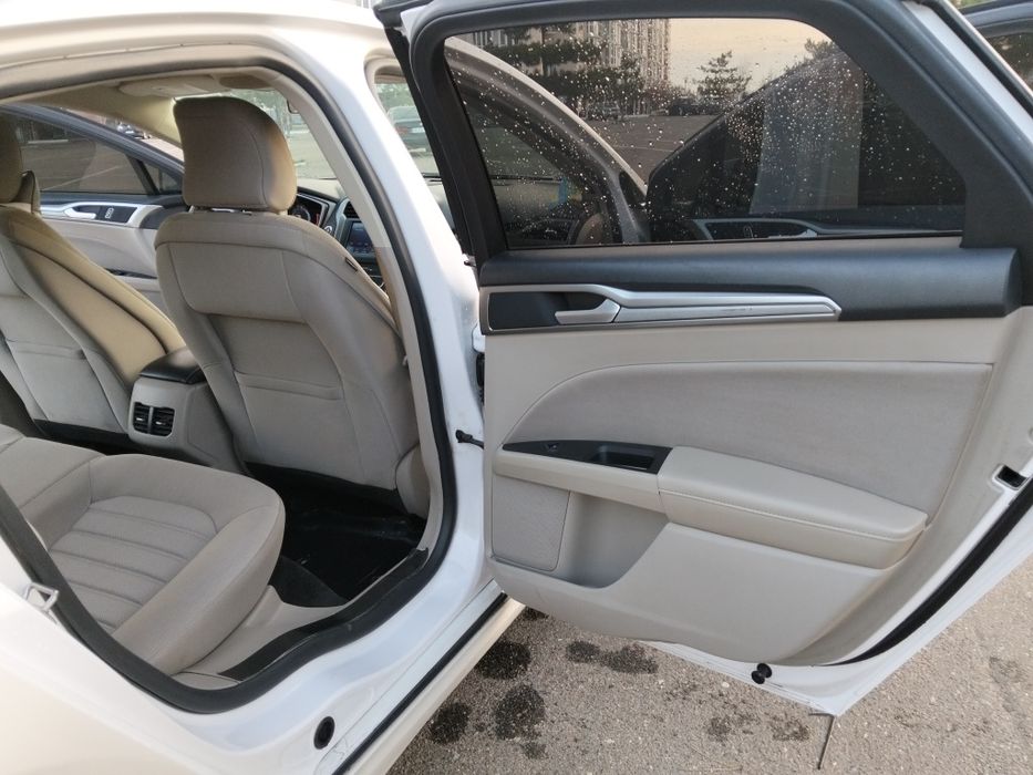 Ford Fusion 2018 Гібрид