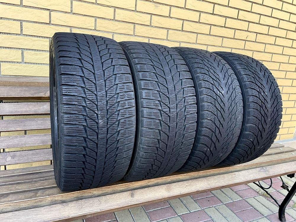 Шини Резина 235.45 R17 Nokian Triagle Зима