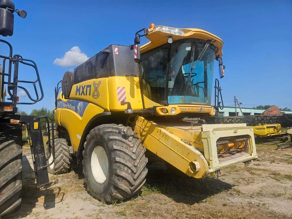 Комбайн зернозбиральний New Holland-CX8090