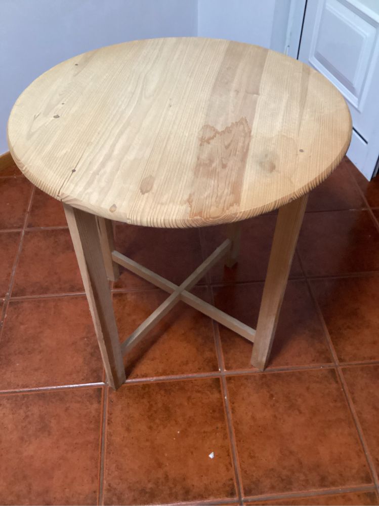 Mesa em pinho usada