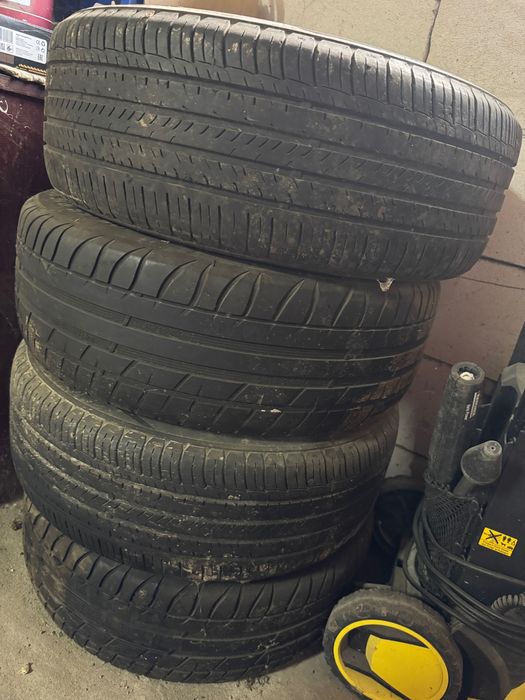 Диски з резиною.