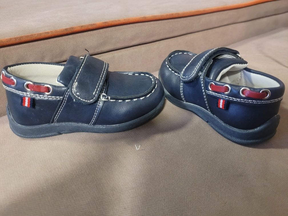 Buty chłopięce coccodrillo 21