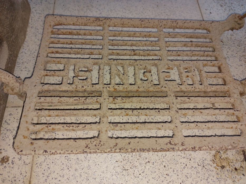 Máquina de costura singer