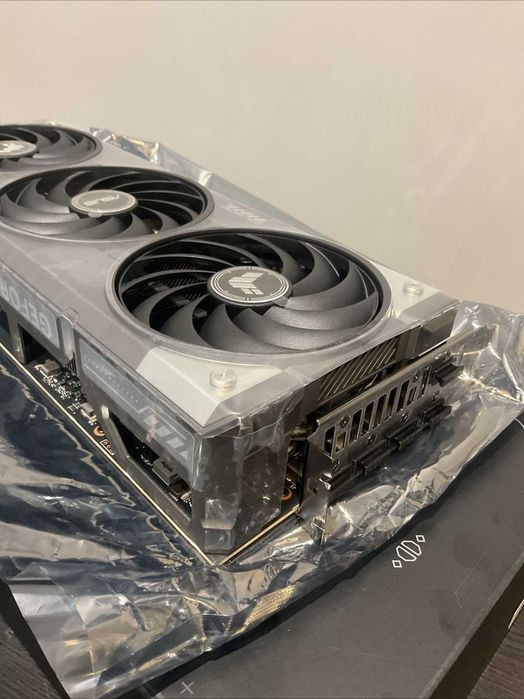 Asus GeForce RTX 5070 OC Edition TUF Gaming 12 GB GDDR6X