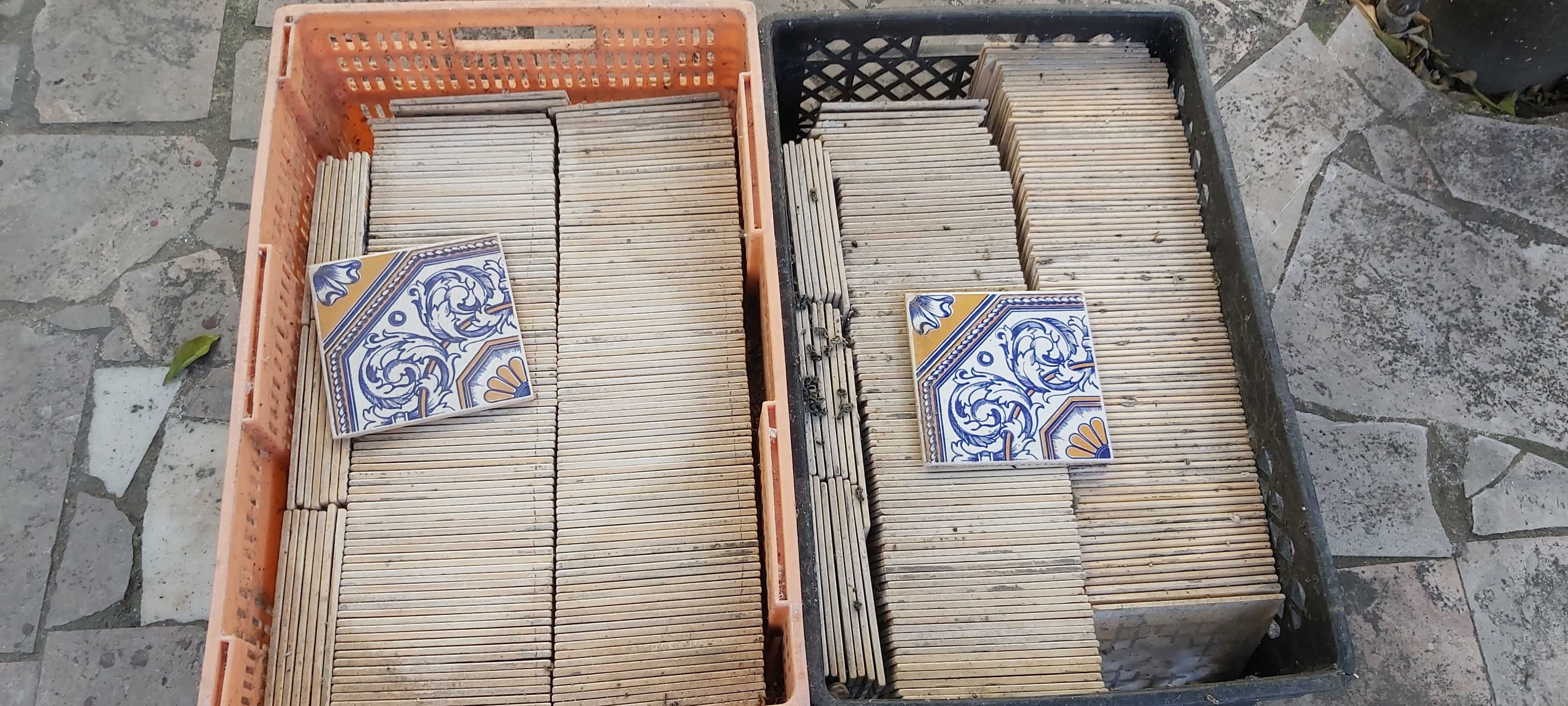 Vendo azulejos antigos