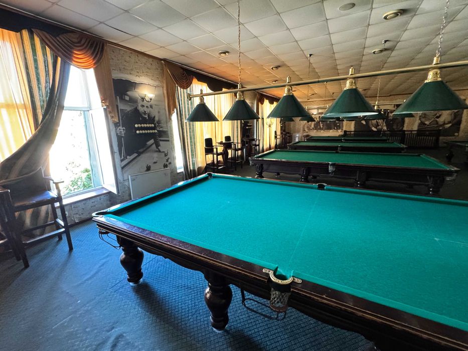 Центр Спаська діюче більярд-кафе 230 кв.м. з усіма столами