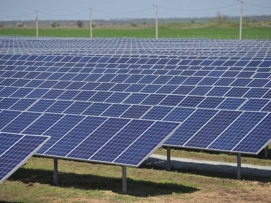 Будівництво сонячних електростанцій