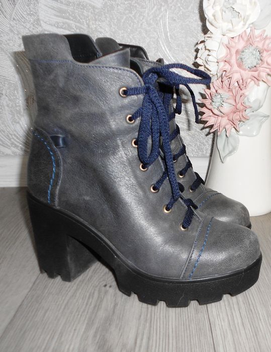 Жіночі ботинки 36-го розміру