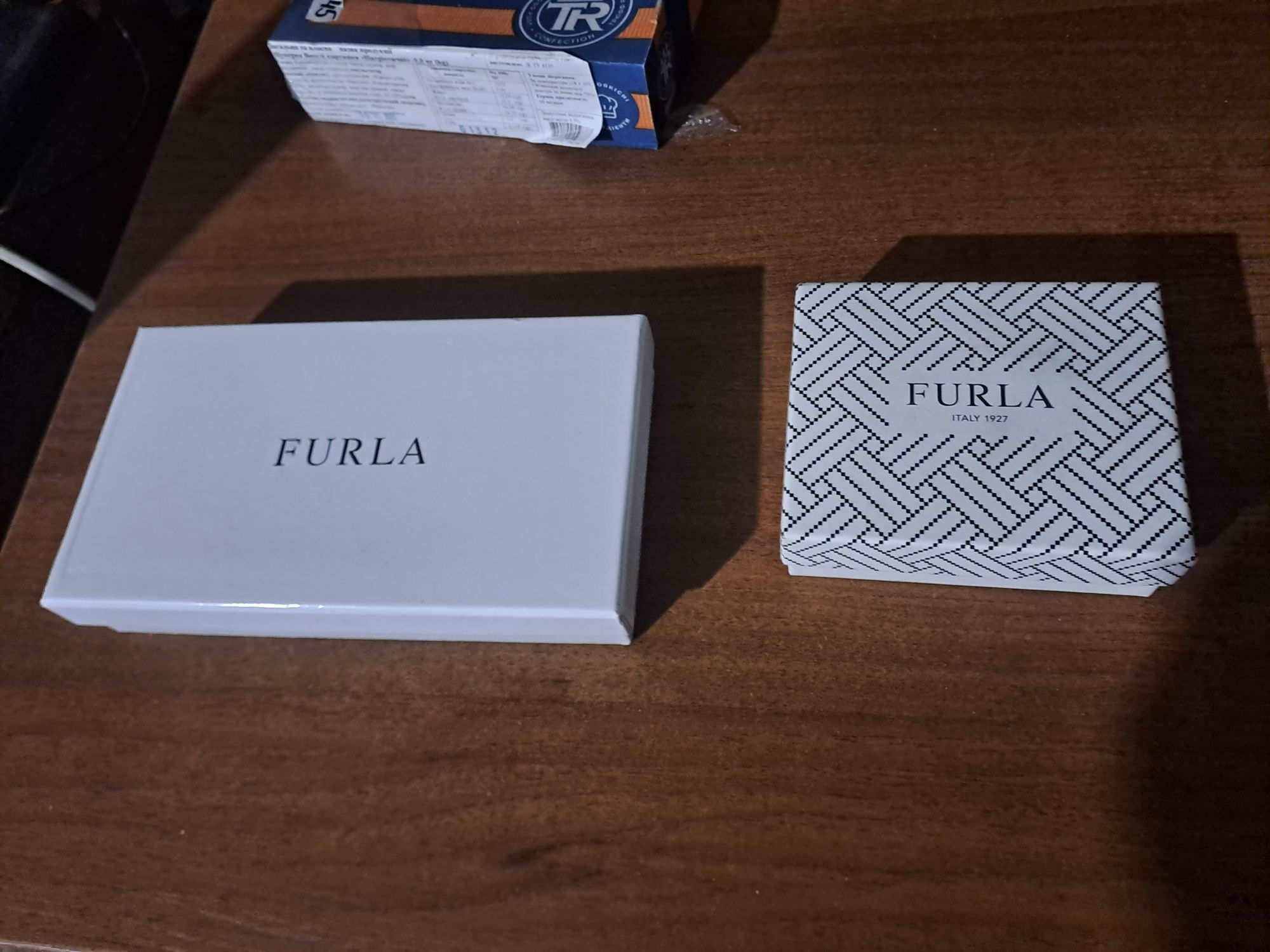 Коробочки от кашелька Furla