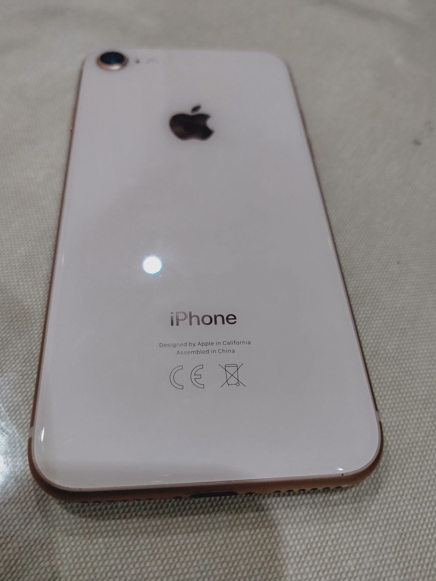 Смартфон Apple iPhone 8 64 Gb gold Neverlock