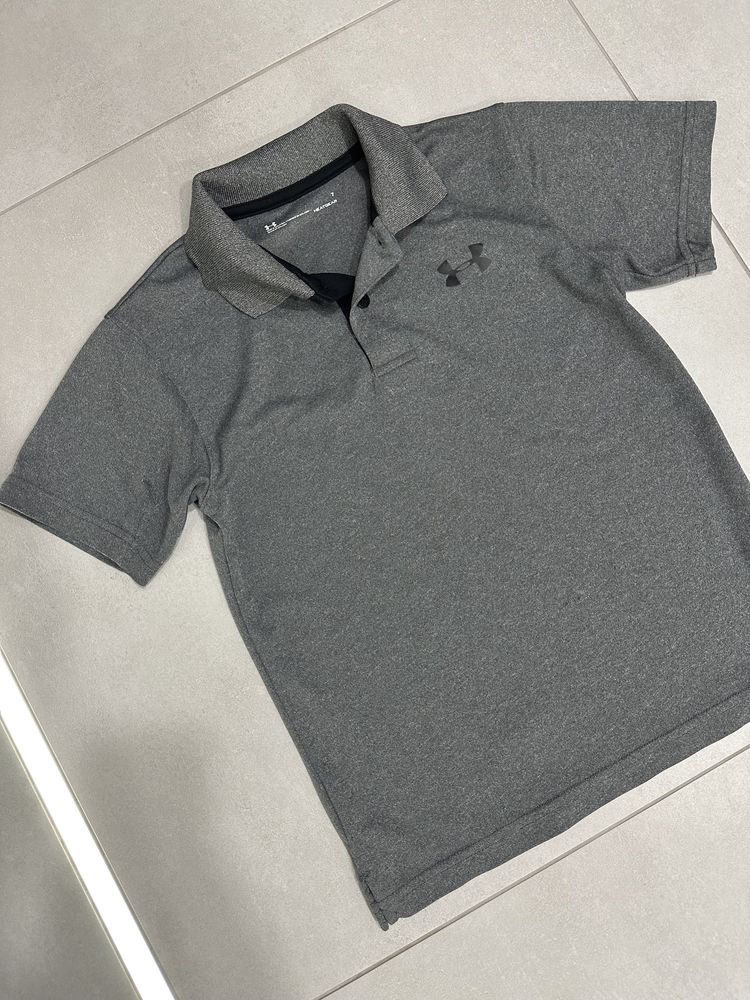 Koszulka polo Under Armour szara sportowa i elegancka 122cm