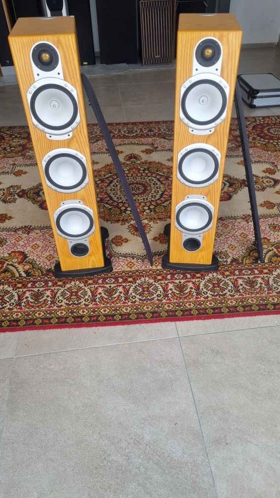 Kolumny Monitor Audio silver  RS 8
