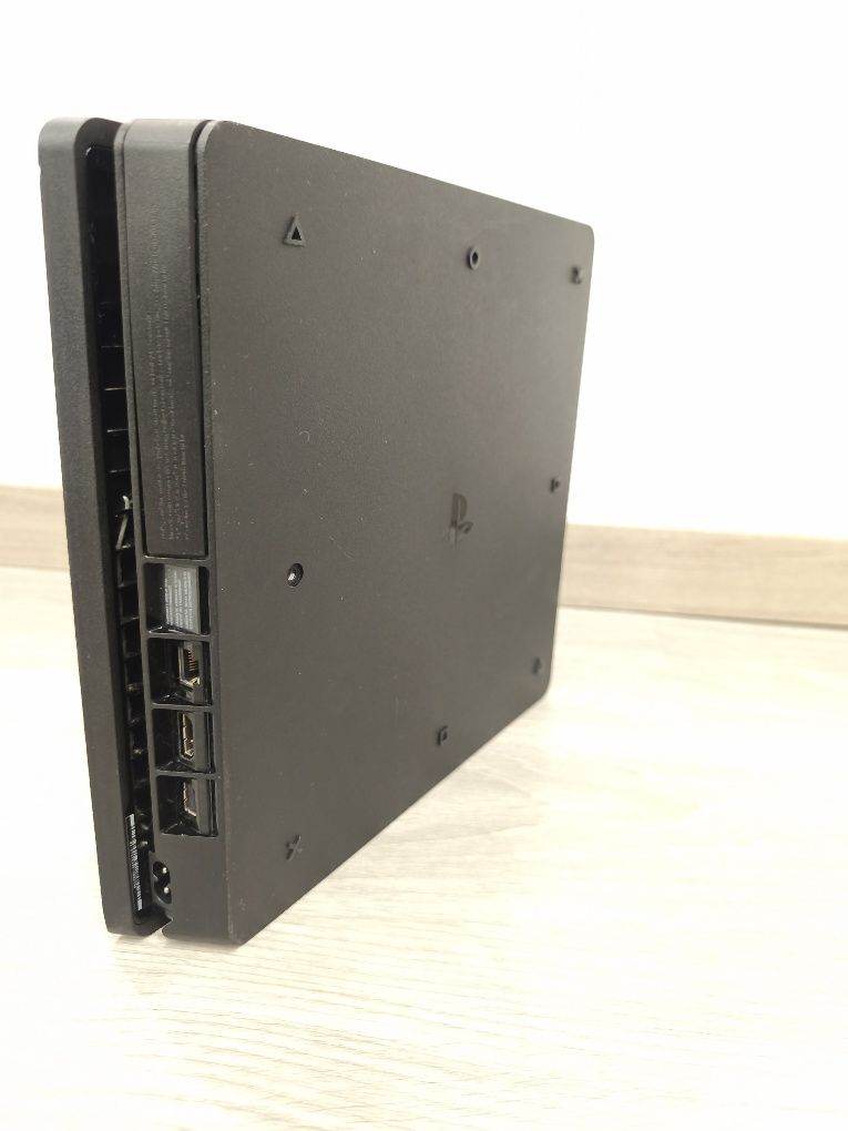 PlayStation 4 Slim