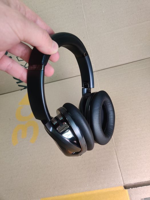 Навушники JBL Tour One M2. Чорні