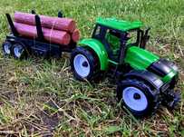 Traktor z przyczepką i drewnem nowy Traktorek