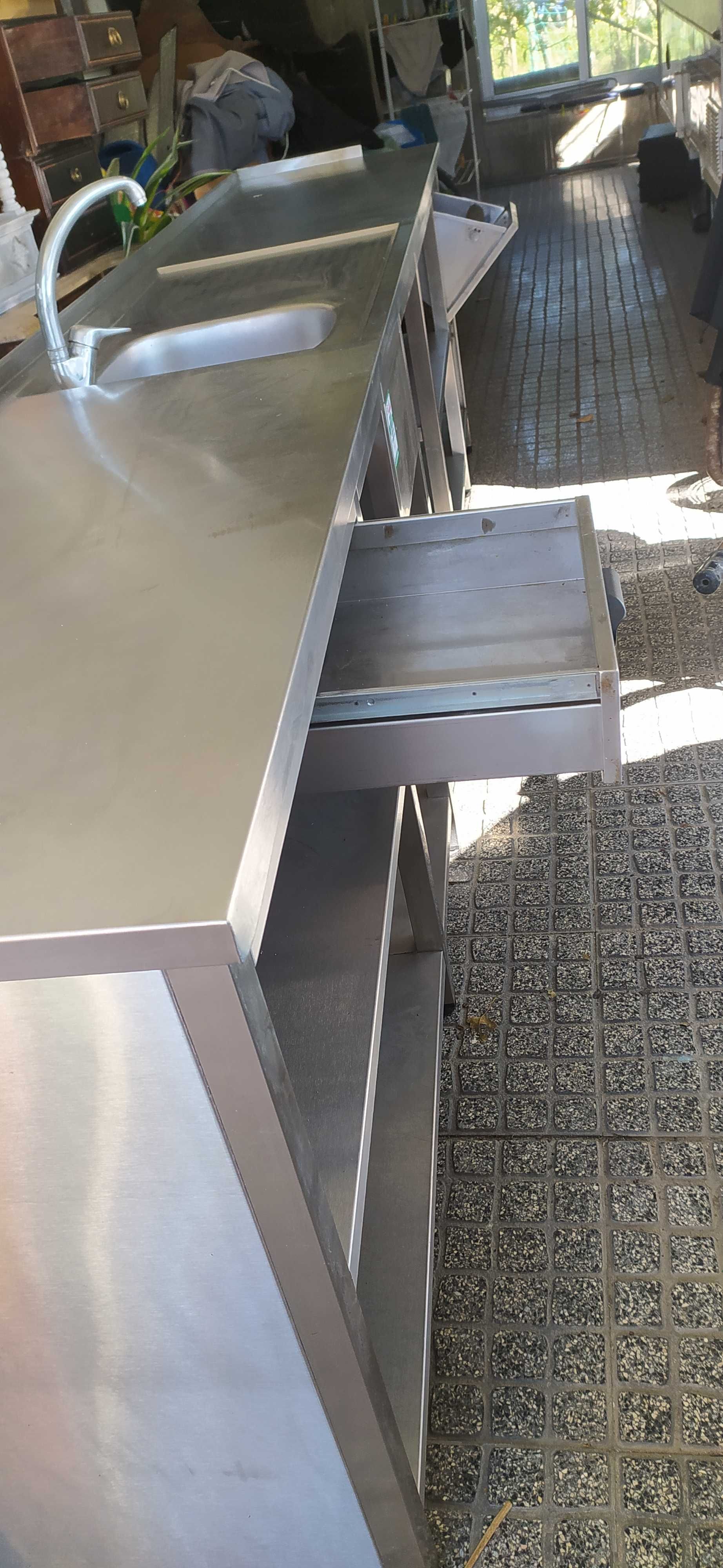 Escaparate em inox