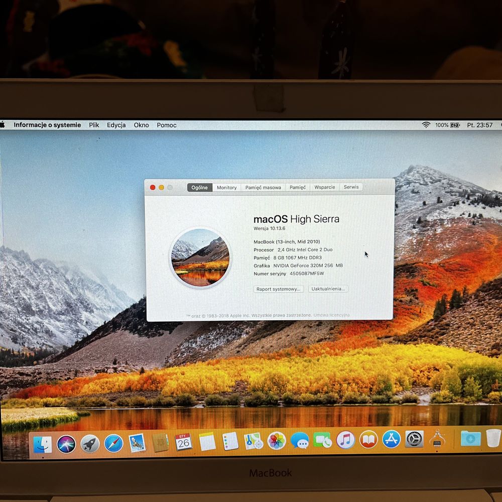 MacBook A1342 klasyk