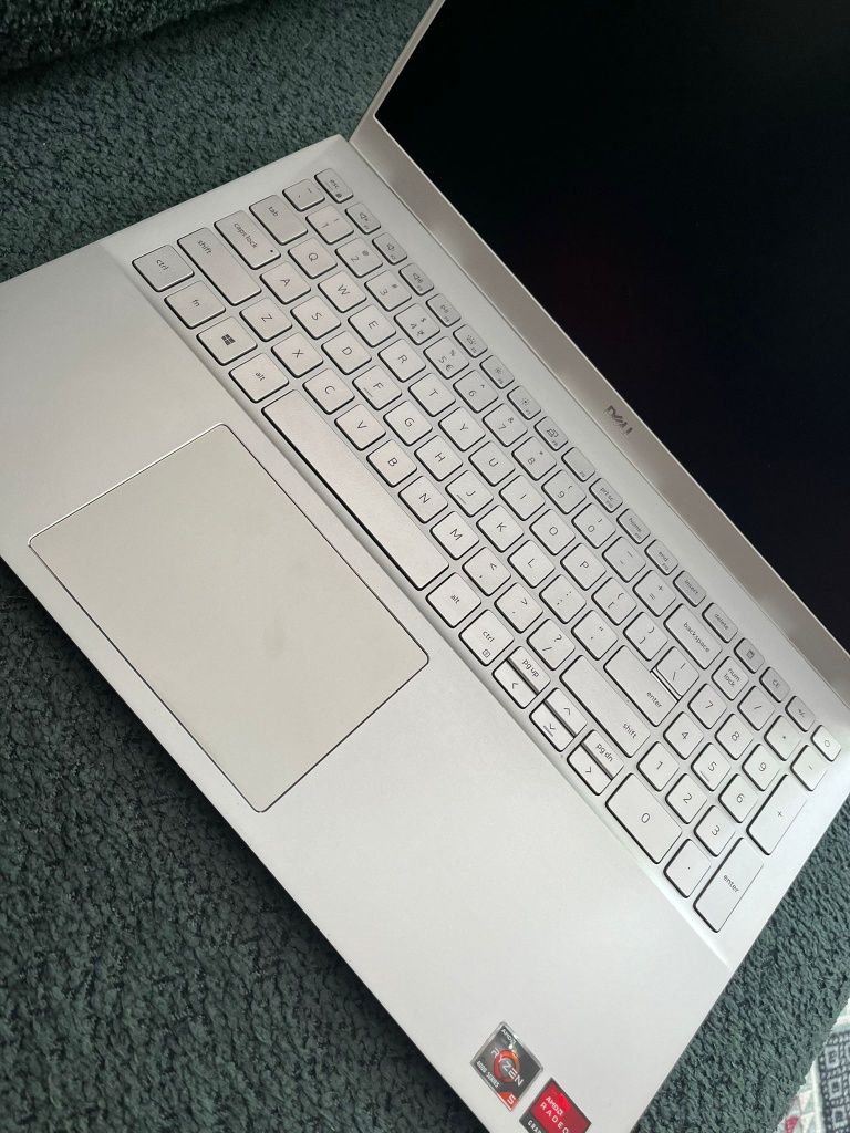 Laptop Dell P1F02 i Drukarka HP DeskJet 2710e All-in-One