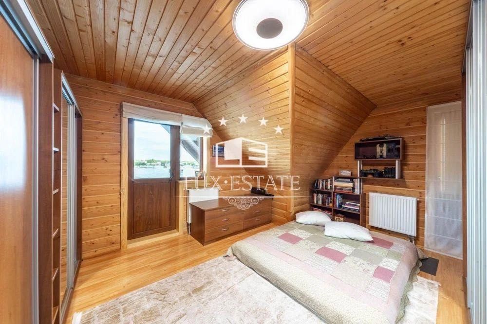 Аренда дома 200 м² в Riviera Zoloche, первая линия, пристань