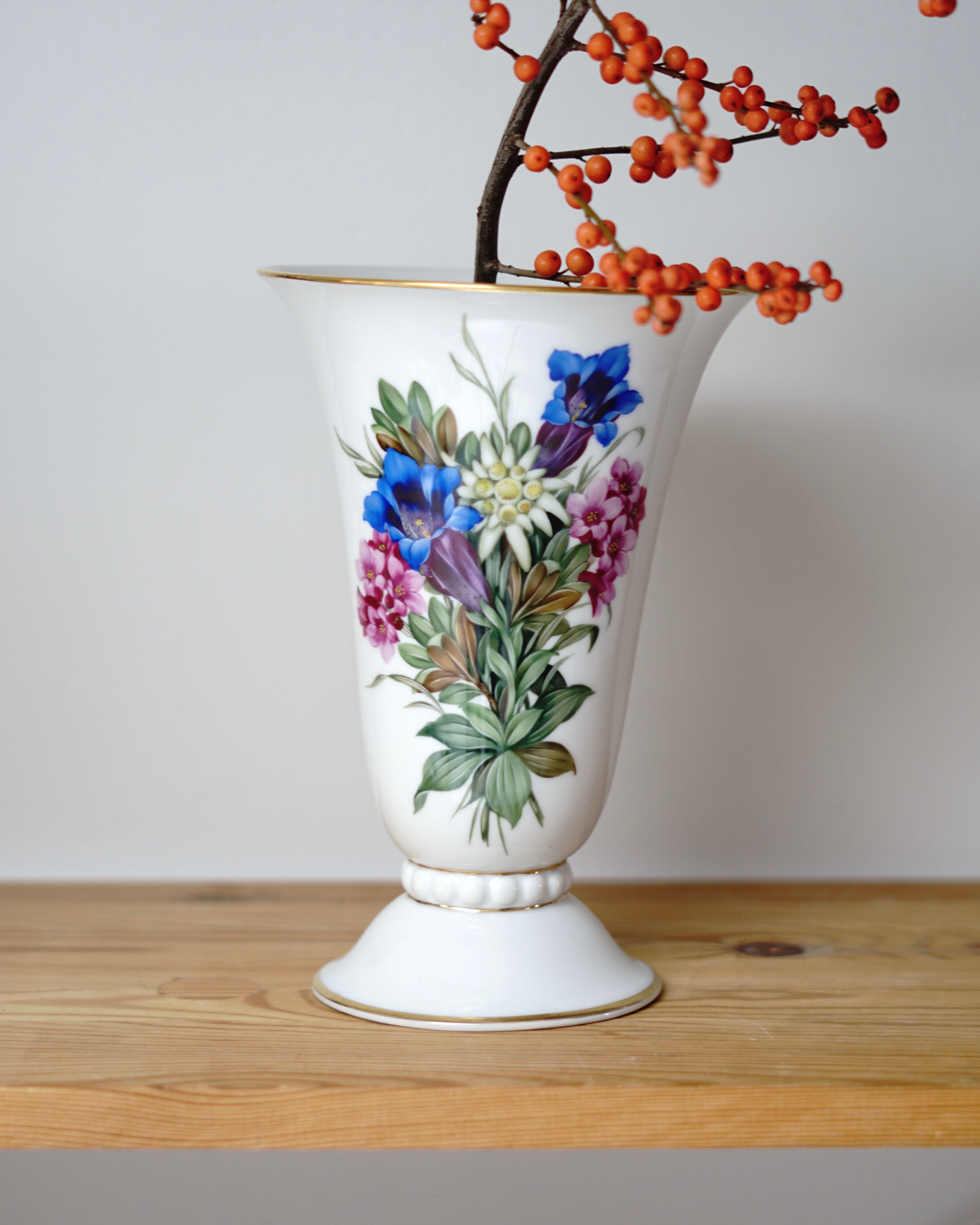 Porcelanowy wazon z motywem kwiatowym Hutschenreuhter