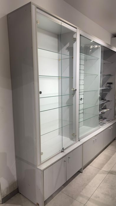 Witryna sklepowa regał