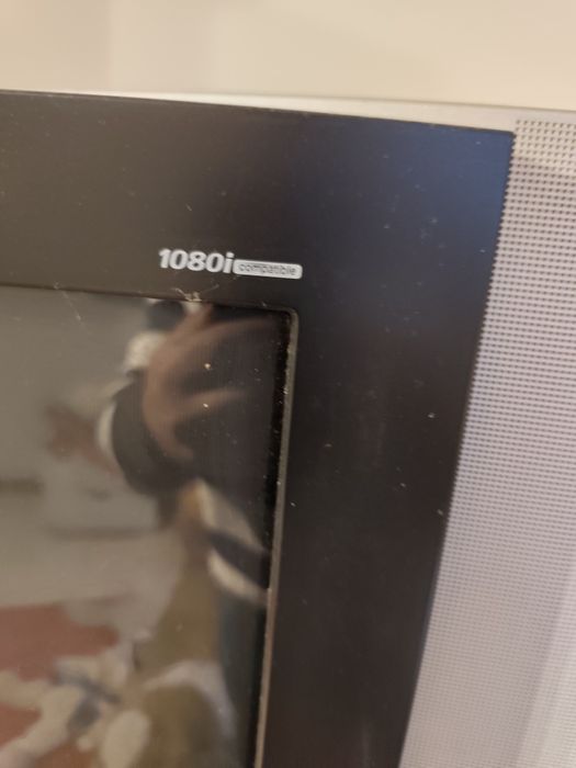 TV crt 16/9 com 75cm