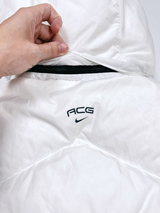 Дуже тепла жіноча біла пухова жилетка з капюшоном Nike ACG оригінал