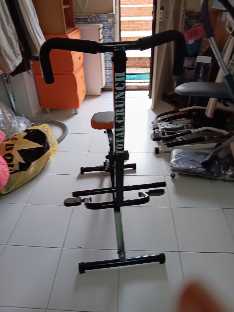 Máquina de ginástica para levantar peso do corpo