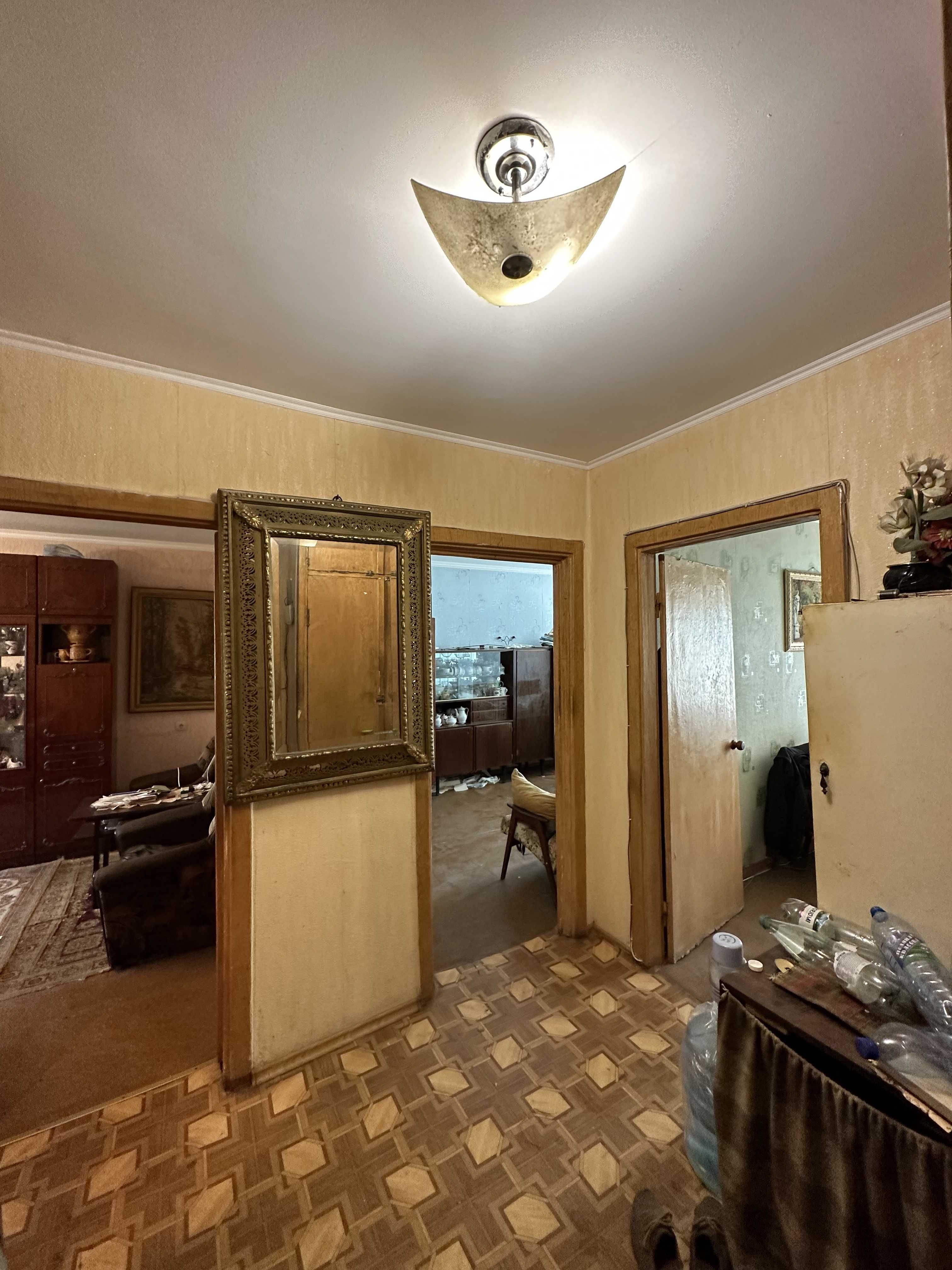 Продам 3-комнатную квартиру на Таирова в жилом состоянии